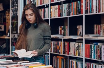 Книжкові розпродажі: секрети економії на улюблених виданнях в 2023 році