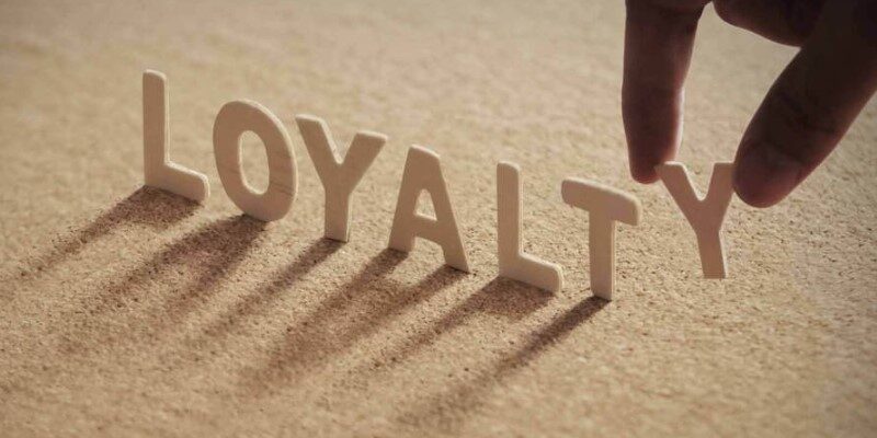 Що таке лояльність: визначення, значення та приклади в житті