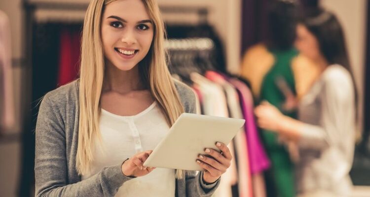 Промоутер: Роль, обов’язки та можливості кар’єри в 2024 році Промоутер: Роль, обов’язки та можливості кар’єри в 2024 році