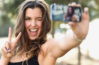 Що таке селфі: історія, тренди та поради для ідеального знімка