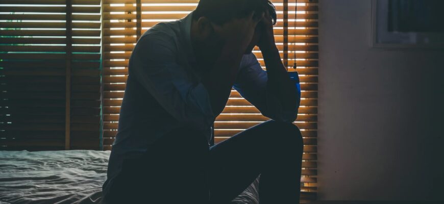 Що таке депресія: ознаки, причини та ефективні методи боротьби