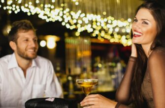 Флірт: Мистецтво комунікації та невербальних сигналів для стосунків