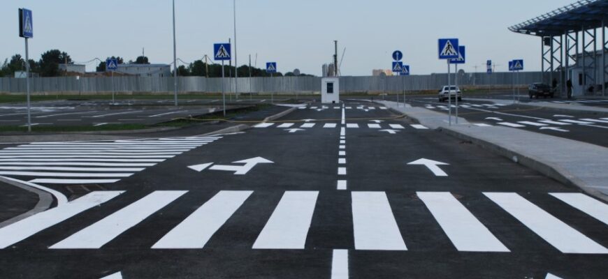 Що таке дорожня розмітка: важливий елемент безпеки на дорогах України