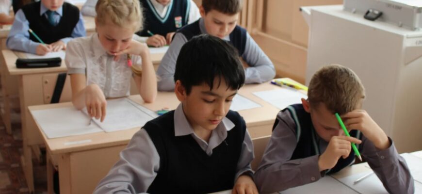 Що таке форма слова: особливості та приклади у мовознавстві