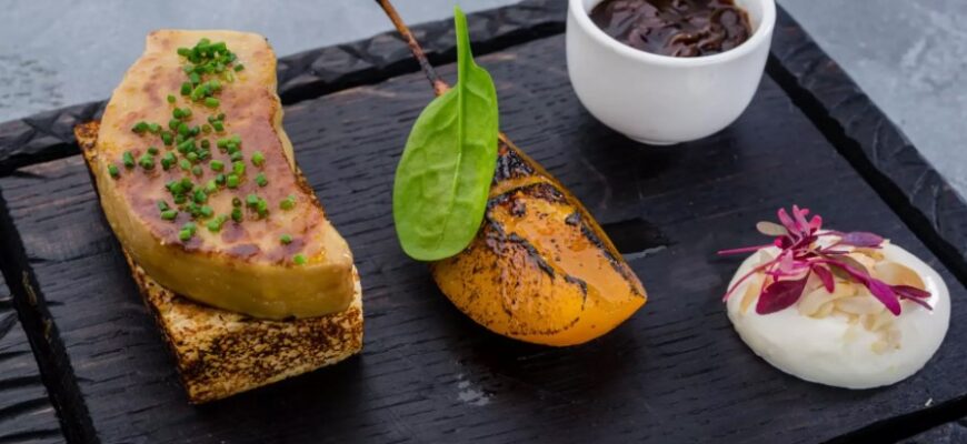 Фуагра: Розкішний делікатес чи етичний виклик для гурманів?