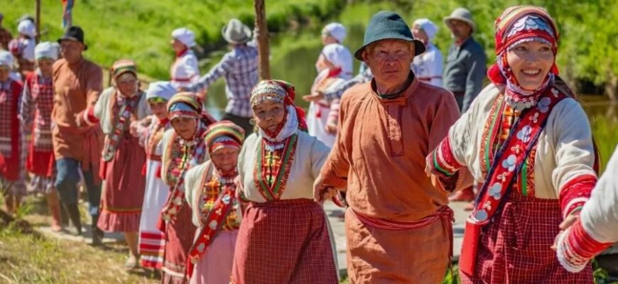 Нацизм: Основи, Ідеологія та Історичний Вплив на Суспільство Нацизм: Основи, Ідеологія та Історичний Вплив на Суспільство