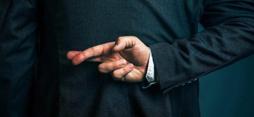 Обман: Визначення, ознаки та як його уникнути у повсякденному житті