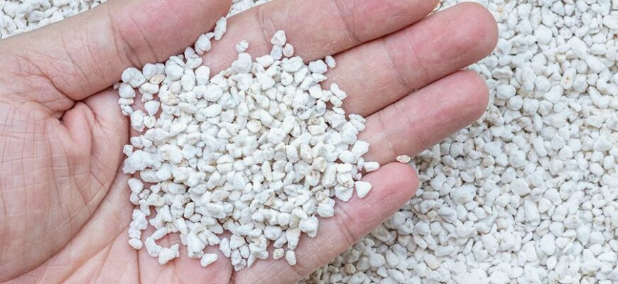 Перліт: що це, властивості, застосування у будівництві та садівництві Перліт: що це, властивості, застосування у будівництві та садівництві