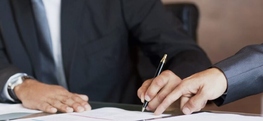 Строковий трудовий договір: визначення, особливості та переваги