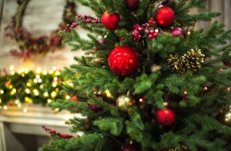 Що повісити на ялинку в 2024 році: трендові іграшки та декор