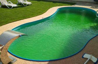 Оптимальні добавки для басейну: захистіть воду від псування