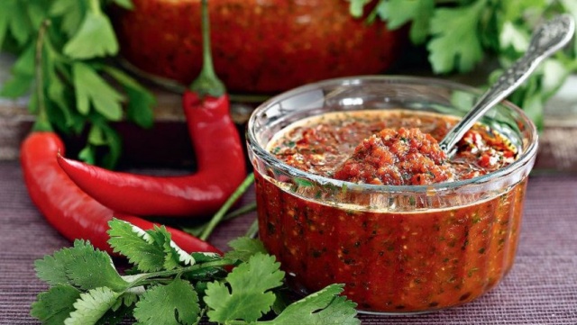 Як використовувати пекучий перець: рецепти і поради для вашої кухні