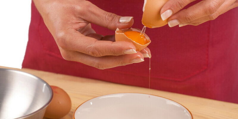 Чи варто відокремлювати білок від жовтка: користь і недоліки