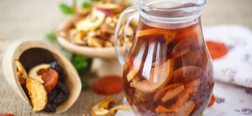 Який компот обрати: з користю сухофруктів чи ароматом свіжих фруктів?