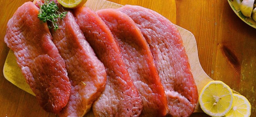 Як приготувати м’ясо соковитим: поради та секрети кулінарів