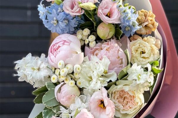 Чи реально почати кар’єру флориста з дому: поради та реалії 2023