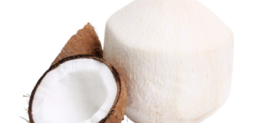 Чи можна вживати в їжу питний кокос: користь та рекомендації