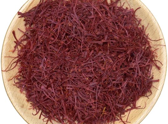 Скільки шафрану додати в чай для ідеального аромату та смаку?