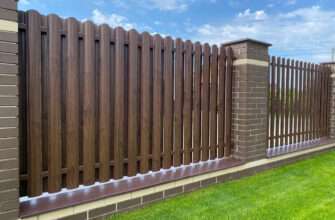 Що вигідніше: паркан з профнастилу чи з Євроштахетника? Вибір для бюджету