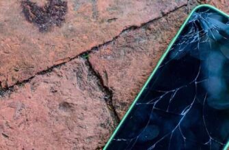 Чи варто знімати розбите захисне скло: плюси та мінуси рішення