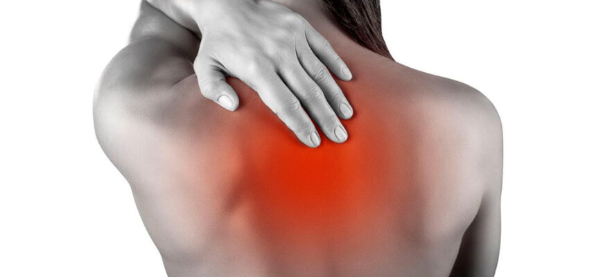 Біль між лопатками і у шиї: причини, діагностика та лікування