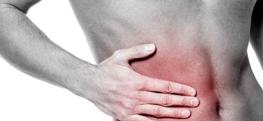 Біль у правому боці під ребром ззаду: причини та лікування