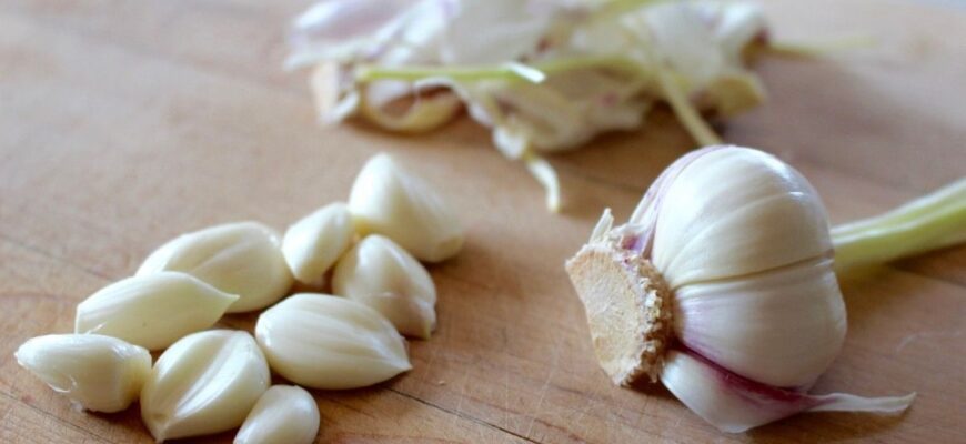 Чи безпечно вживати часник для відновлення після інсульту?