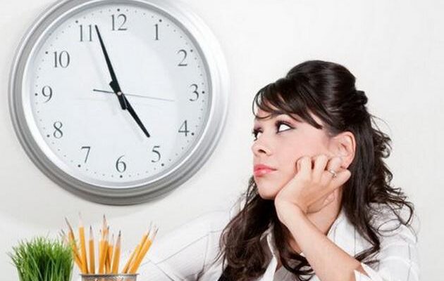 Чи обов’язково відпрацьовувати 2 тижні після звільнення в Україні?