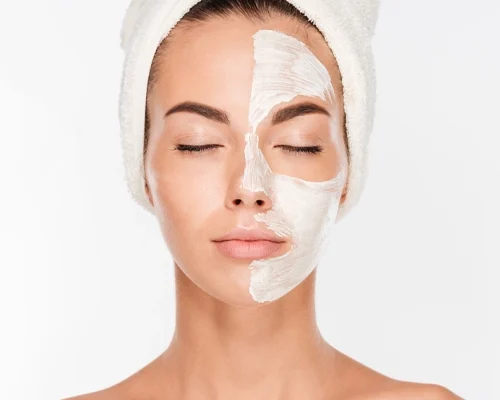 Чи обов’язково змивати маску для обличчя: експертні поради та пояснення