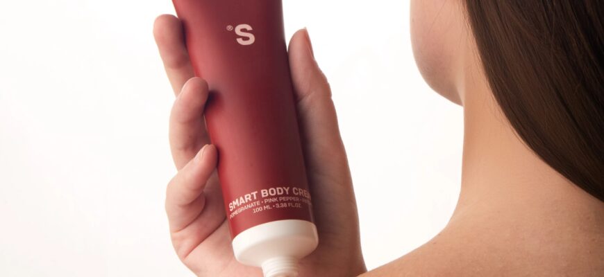 Чи потрібно наносити крем після сироватки: важливість догляду за шкірою