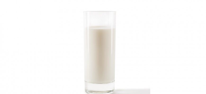 Чи потрібно зціджувати молоко після годування: думки експертів й поради