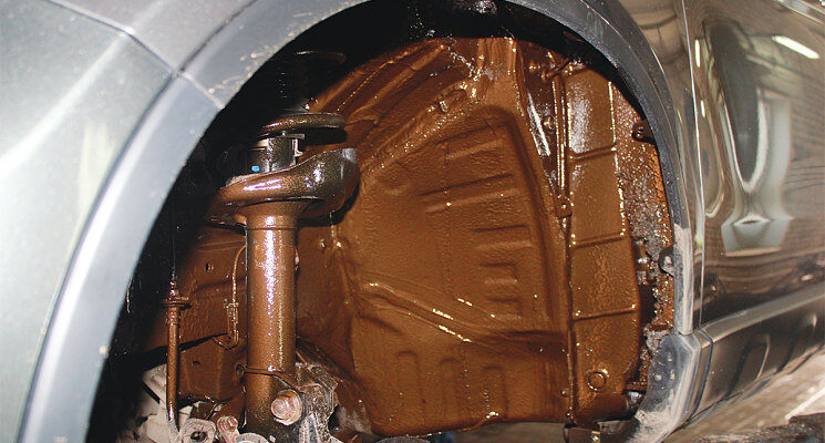 Чим краще обробити днище автомобіля: ТОП засоби для захисту від корозії