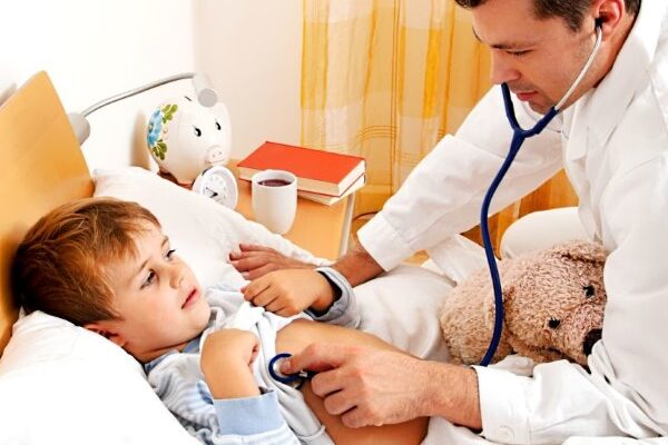 Ефективні та безпечні ліки від ларингіту для дітей: огляд та поради