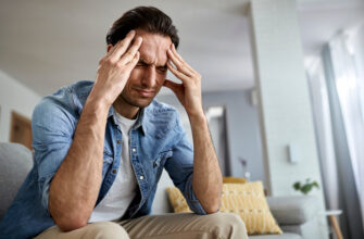 Кластерний головний біль: причини, симптоми та методи лікування