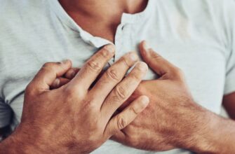 Колючий біль під лівою груддю: причини, діагностика та лікування