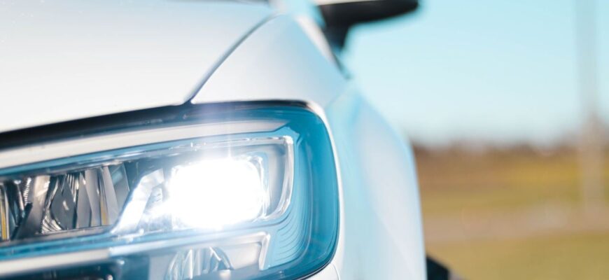 Коли вмикати фари в місті: правила та рекомендації на 2024 рік