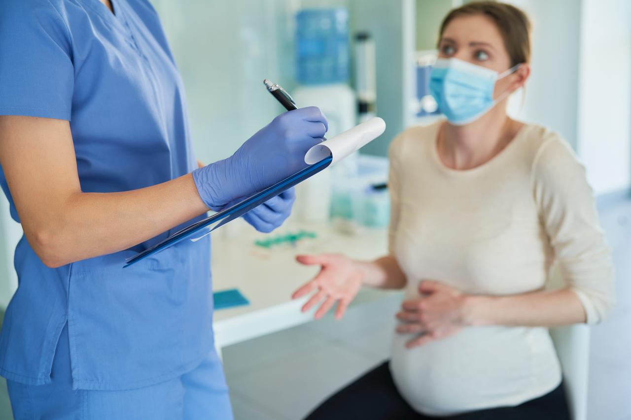 Чому може боліти живіт під час вагітності | Medical Plaza