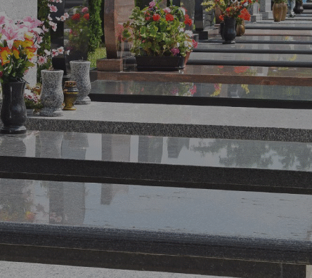 Оптимальне покриття для пам’ятника з крошки: поради та матеріали