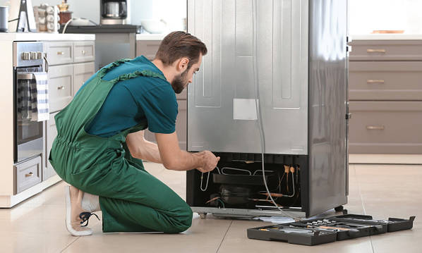 Після розморозки холодильник не вимикається: причини та рішення