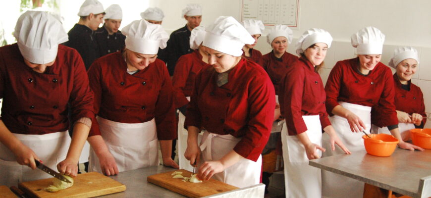 Професії після 9 класу у ВПУ 21 Сарни: можливості для абітурієнтів