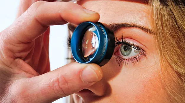 ≡ Біль в очах під час руху чи від яскравого світла: причини та ...