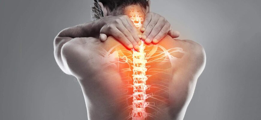 Причини та лікування болю у правому боці спини: поради експертів