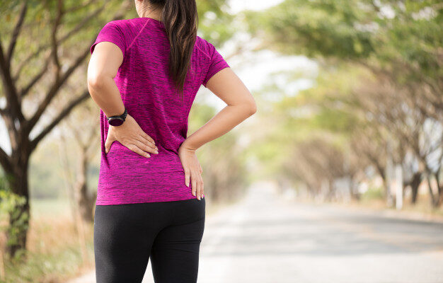 Причини та способи лікування болю в копчику: ефективні методи