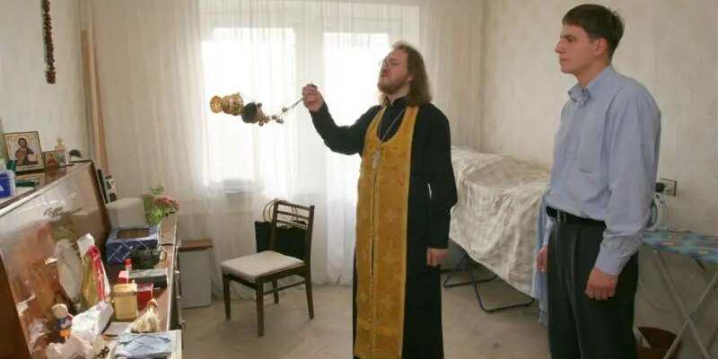 Що потрібно знати для правильного освячення вашої квартири?