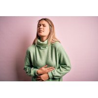 Що робити, коли нудить після їжі: корисні поради та рішення