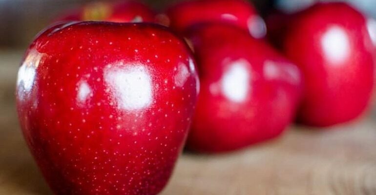 Сняться яблука: що означає сон і як трактувати його значення?