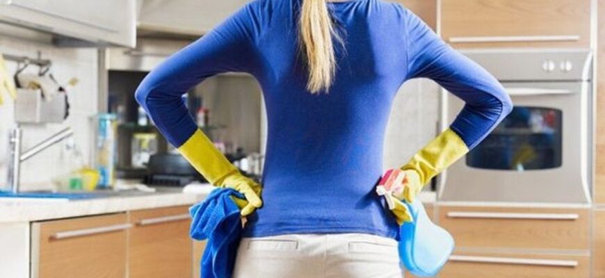 Як ефективно та безпечно очистити фасад кухні від забруднень?