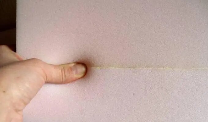 Як ефективно та надійно склеїти поролон: кращі засоби та поради