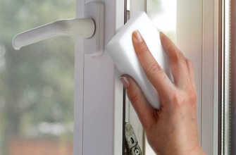 Як ефективно відмити пластикові двері: найкращі засоби та методи