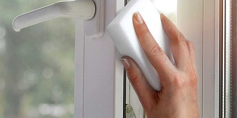 Як ефективно відмити пластикові двері: найкращі засоби та методи